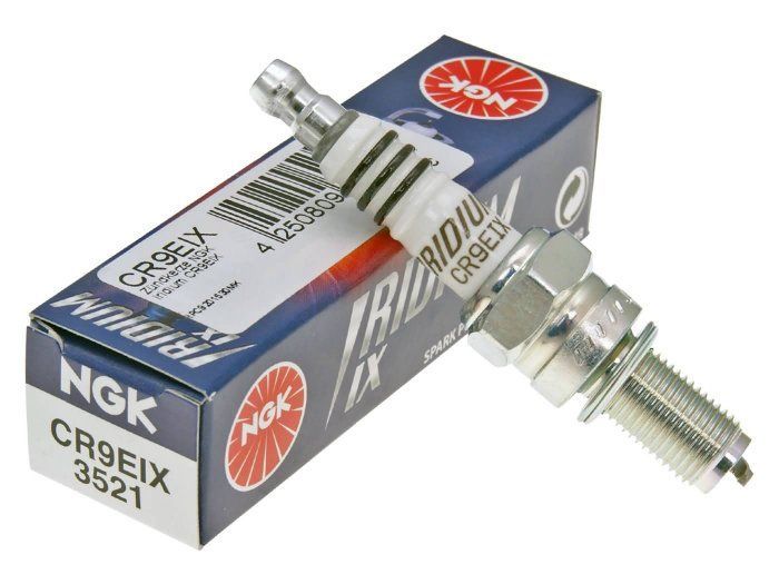 Свеча зажигания 3521NGK CR9EIX